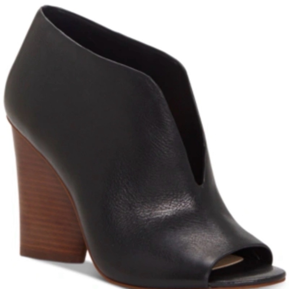 Vince Camuto Black Leather Peep Toe Block Heel Shoes – Size 8 (38½) – NWT